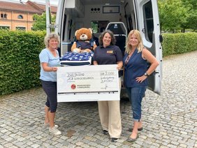 Scheckübergabe WBL für den Wünschewagen Ludwigsburg