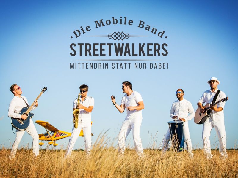 Band StreetWalkers mit Instrumenten